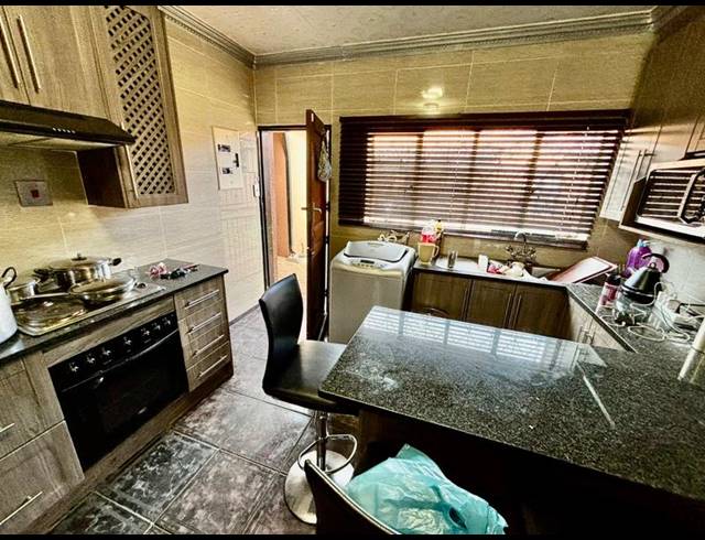 3 BEDROOM HOUSE FOR SALE IN VANDERBIJLPARK CW 2